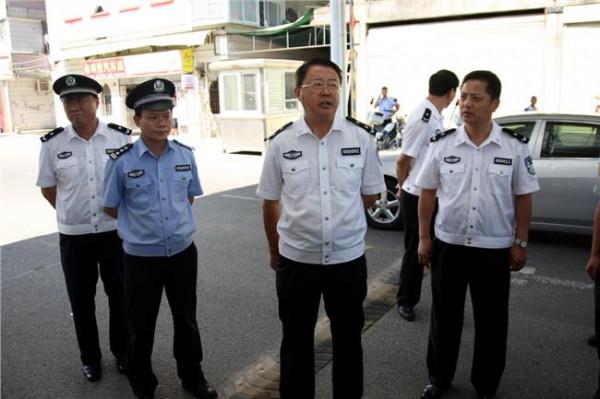 刘亚安居客 齐齐哈尔市副市长、市公安局局长刘亚洲深入碾子山区检查公安工作