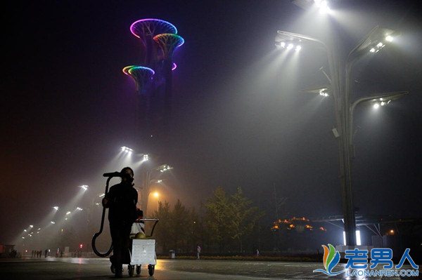 男子北京收集雾霾百天做板砖 雾霾可以制砖吗