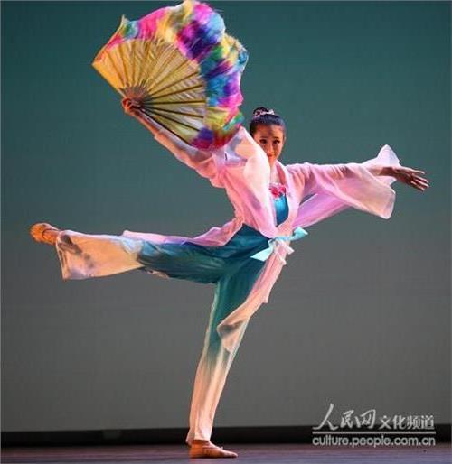 >【视频】扇舞丹青:中国古典舞女子独舞