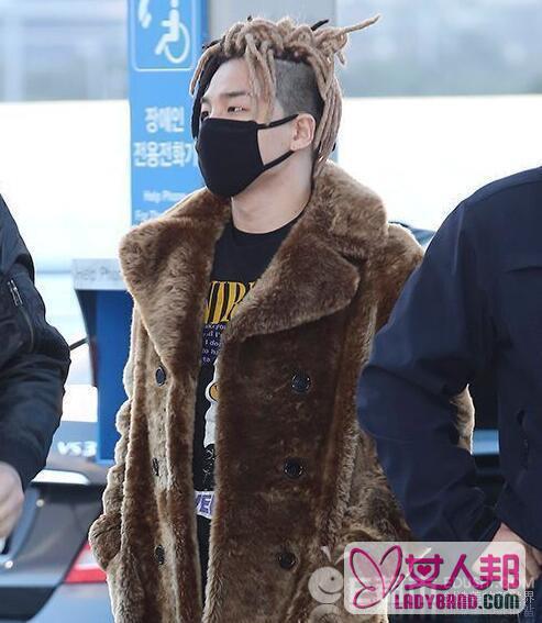Bigbang现身机场 权志龙戴帽子口罩遮全脸太阳最新发型太抢眼【图】