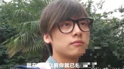 李易峰大学毕业受访视频曝光 穿学士服超青涩可爱