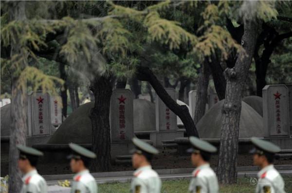 梁湘简历 重提“梁湘同志”是对历史的一种尊重(有图)