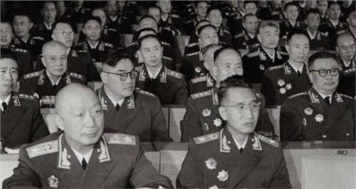 >开国少将杨俊生 1955年授衔时的798名开国少将:最年轻者仅35岁