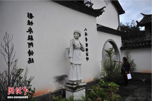 >杨丽坤的丈夫 探访杨丽坤故居 永不落幕的《五朵金花》