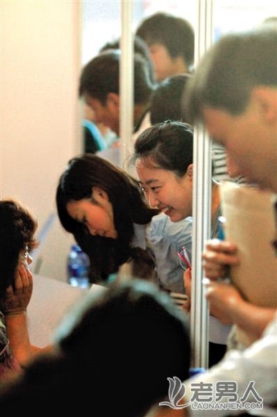北京基层公务员：工作8年收入刚破5千养娃都难