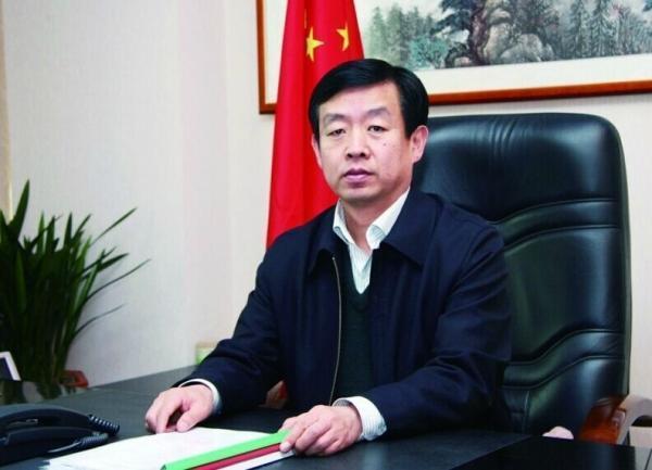 刘星泰的舅舅 省委组织部副部长刘星泰宣读省委对集团领导班子调整的决定