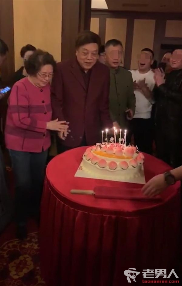 著名主持人赵忠祥庆77岁生日 曾深陷2004年“饶颖门”丑闻