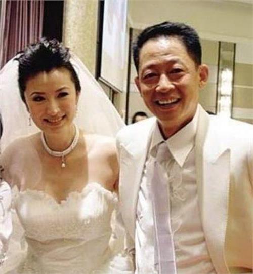 >演员王志文前妻是谁照片资料 王志文比老婆大几岁