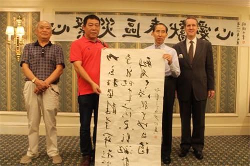 龙宇翔中国国际文化 情系灾区 中国国际文化传播中心举行捐赠活动