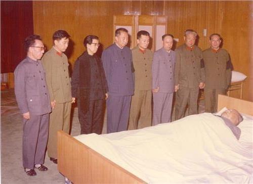 【汪东兴逝世】毛泽东去世后汪东兴为何站到了华国锋一边?