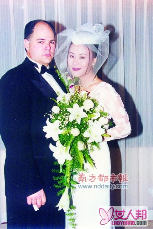 邬君梅和老公婚礼照片,三级图片 邬君梅有孩子吗?母亲个人资料