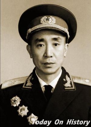 江腾蛟妻子与毛泽东 开国少将江腾蛟竟多次参与谋杀毛泽东!