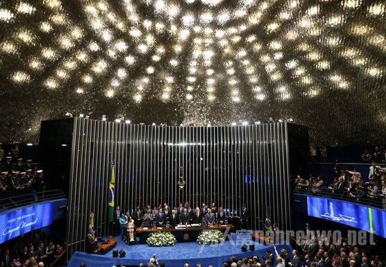 >巴西历史上首位女总统迪尔玛·罗塞夫曾被捕遭电击