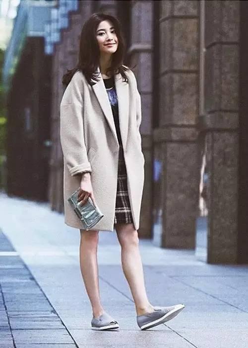 >刘诗诗大衣街拍2016 2016年最流行的呢大衣居然是这样的