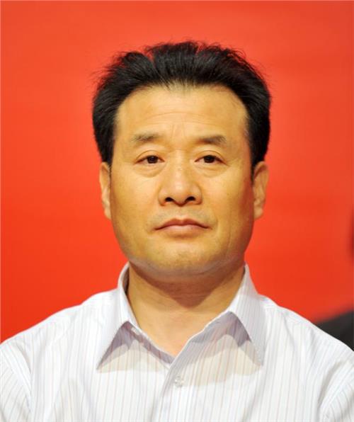 云南省高树勋 60岁高树勋卸任云南省副省长后继续留任省政府党组成员
