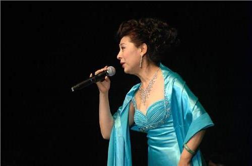>中国独一无二的女中音歌唱家关牧村