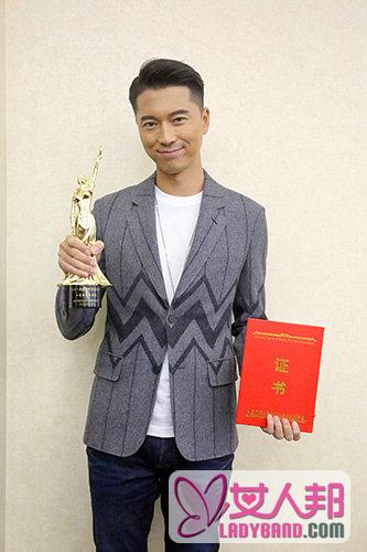 王雷双喜临门 蝉联“十佳电视剧演员”荣誉