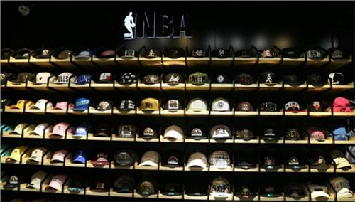 >韩国宏大潮牌店 不满足于做中国市场最成功的商业体育联盟 NBA两年间竟还开了100家潮牌店