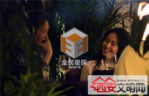 杨采钰的父母家庭背景是什么 与刘亦菲干爹亲密照或签红星坞