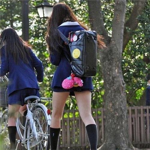 日本学生短裙成社会问题