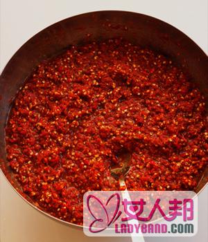 >【红辣椒酱怎么做】红辣椒酱配料比例_红辣椒酱放多久可以吃