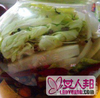 泡菜做法：韩国泡菜烧臭豆腐