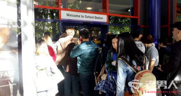 英国近百旅客错过火车 只因负责开门的员工睡过头