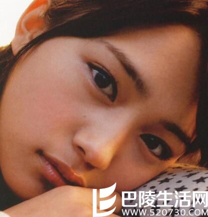 川口春奈写真吸人眼球 日本模特加盟《一周的朋友》