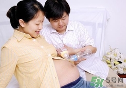 >孕妇肚皮上起小红点是怎么回事?什么原因?