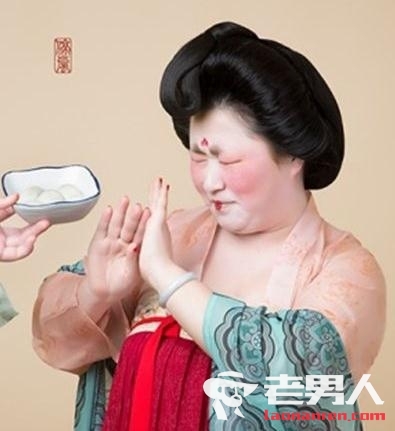 >唐代仕女吃汤圆表情包 敖珞珈表情放飞走红网络