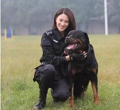 侯梦莎与犬共舞超默契 警花警犬精彩剧情曝光