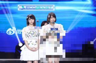 >AKB48获年度最佳团体 峯岸南柏木由纪登台同框