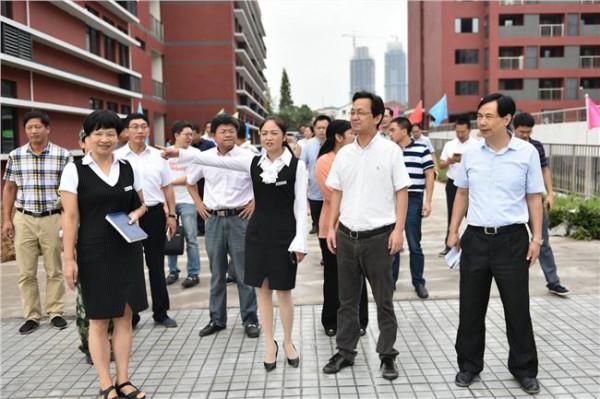 九江市教育局李瑞东 九江市教育局领导走访慰问市六中党员教师