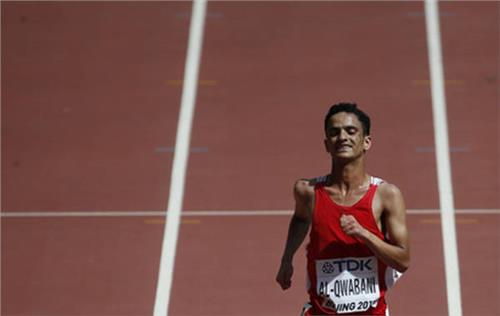 >法拉赫10000米 16岁男孩赤脚跑完5000米创个人最好成绩 法拉赫盛赞