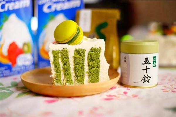 >夏莫尼蛋糕 青岛航空推出夏秋季航空餐 新增抹茶蛋糕受追捧