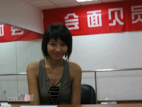 01年CCTV模特大赛女模冠军龙蕾专访:精彩人生