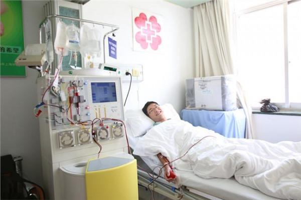 华山医院邹强医生 国际航班出手救孕妇 华山医院医生如今再为爱捐献干细胞