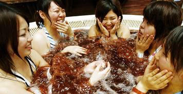 >日本推出巧克力温泉 泡温泉注意事项有哪些