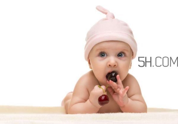 宝宝舌苔发白是什么原因？宝宝可以吃山楂片吗？