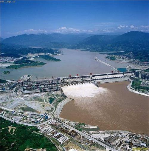 中国应该在长江上建三个三峡级别的大坝 在黄河上建三个大坝