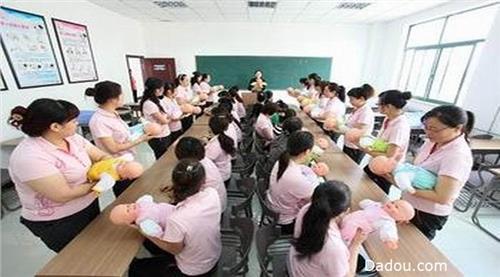 上海市场需求催热高级育婴师