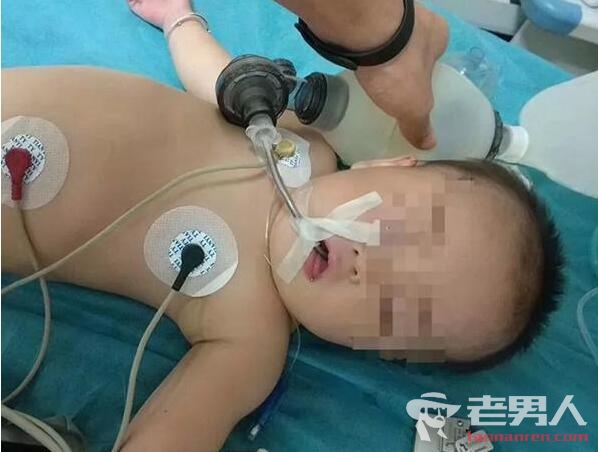 福州1岁女婴游泳馆溺水1分钟 妈妈全程低头玩手机