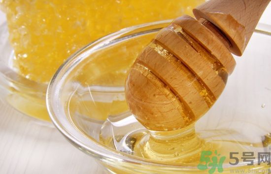 >喝蜂蜜水可以止咳化痰吗?蜂蜜水能止咳化痰吗