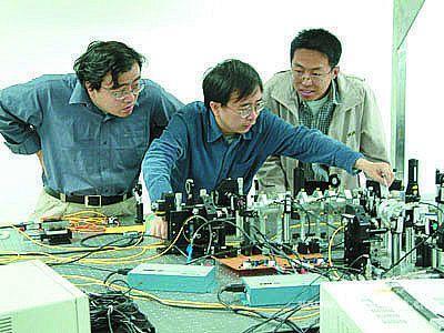 >【量子潘】中国科大潘建伟团队宣告再破量子通信科研难关