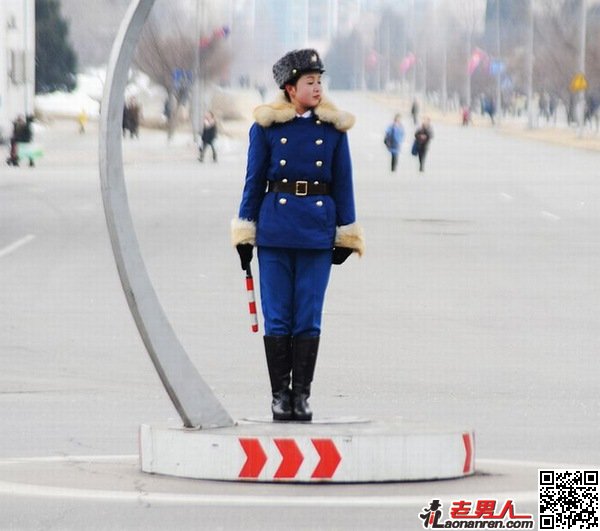 >朝鲜女交警实拍：平壤街头一道亮丽的风景线【图】