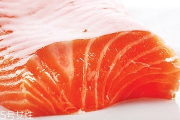 三文鱼减肥吗 卡路里低的美味