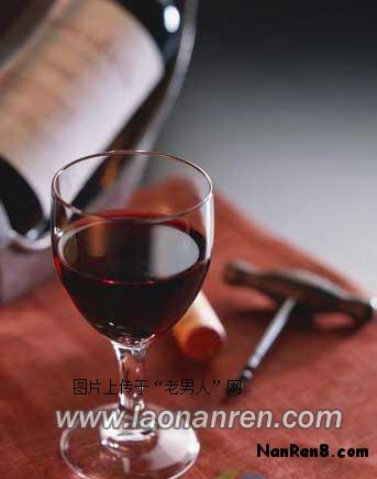 >适量饮干红葡萄酒可延长男性寿命【图】