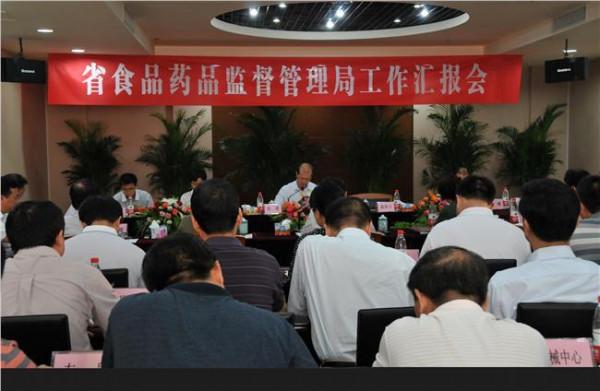 刘新民副省长 副省长刘新民在检查省会双节食品市场时强调:一定要让市民吃得放心