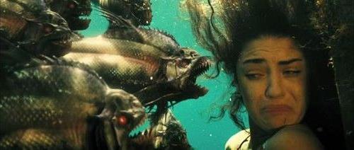 >《食人鱼3D》凯莉·布鲁克比基尼造型性感亮相