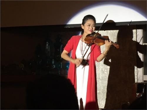 >郭燕妮我爱你 28日《梦回茶马》在昆首演 郭燕妮用小提琴带你重走“茶马古道”